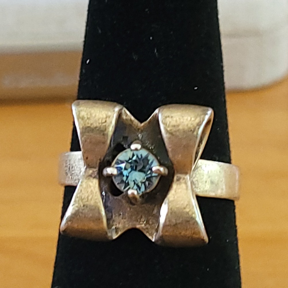 Vintage J.CREW Blue Crystal Flower Ring Silver Tone Size 7 5g